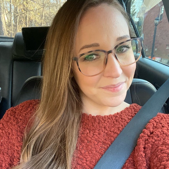 Meet your Posher, Katie - Picture 1 of 1